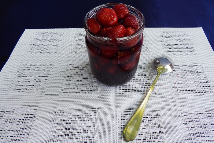 Варенье из клубники в собственном соку с целыми ягодами - шаг 9