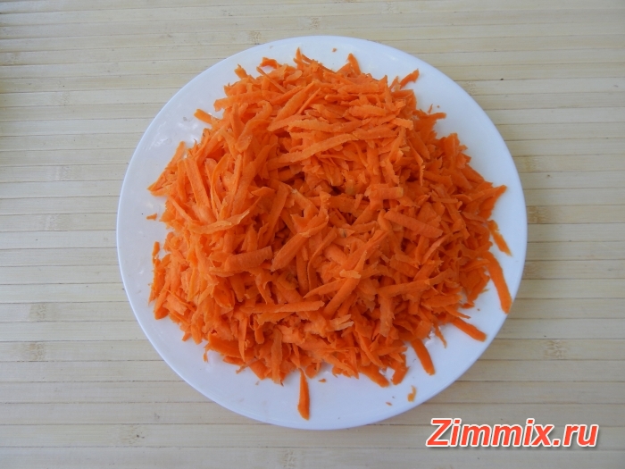 Салат из огурцов, помидор и моркови на зиму - шаг 3